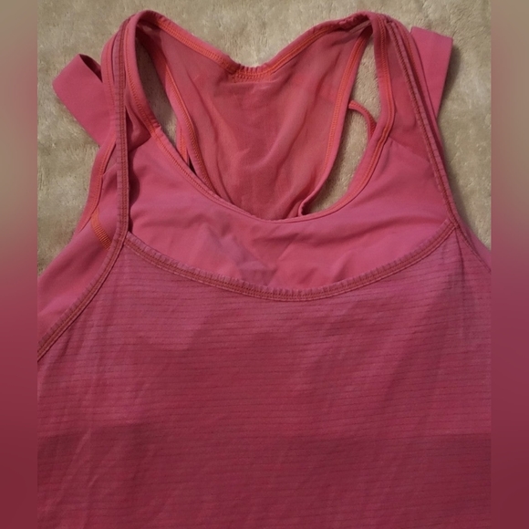Lululemon pink Tank - Picture 2 of 7
